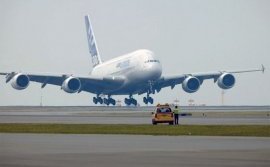 Airbus A380 сегодня считается самым большим пассажирским самолетом в мире